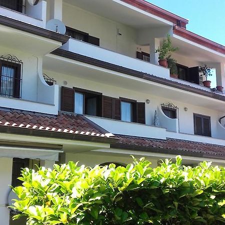 Appartamento Bilocale Dante สเตรซา ภายนอก รูปภาพ